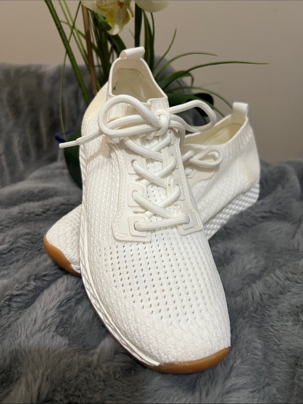 Urban Sport Releigh Women’s White Knit Lace-Up Sneakers NWOT retail $109